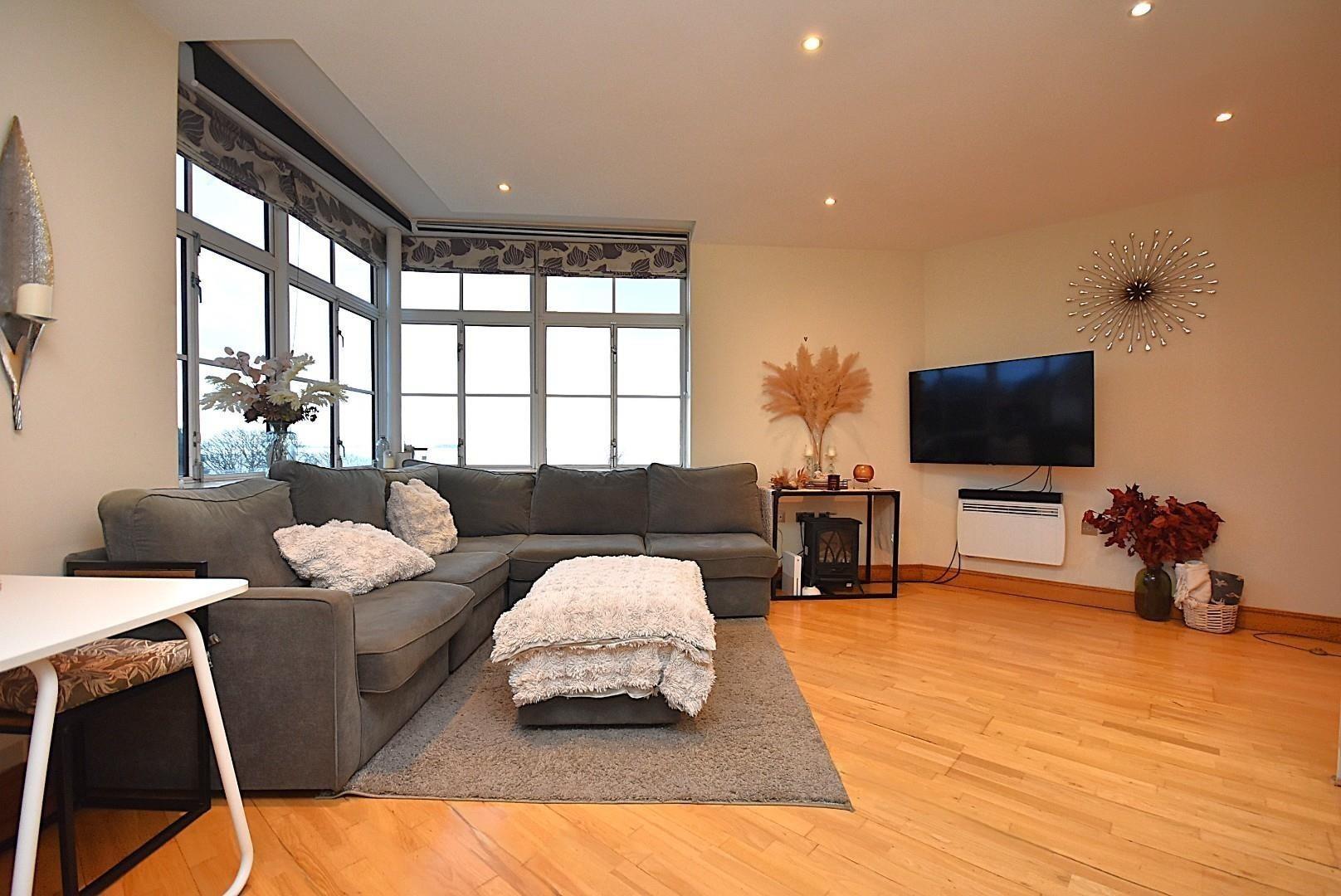 219 Headlands, Hayes Point, Sully, CF64 5QH